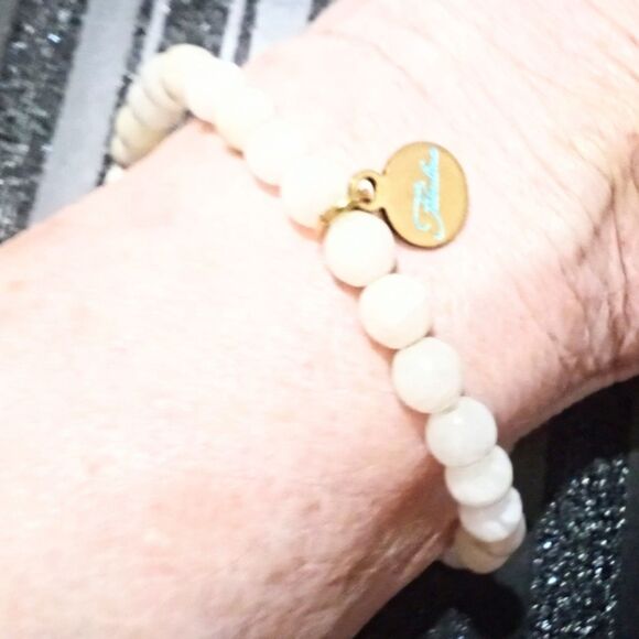 Signed Fabulina Faceted White Quartz Beaded and Gold Tone Stretch Bracelet - Picture 5 of 5